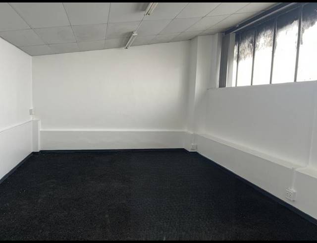 INDUSTRIAL PROPERTY TO RENT IN PAARDEN EILAND